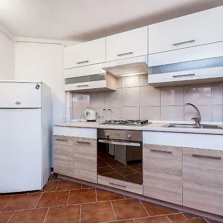 Holiday Laki.3 * Pula